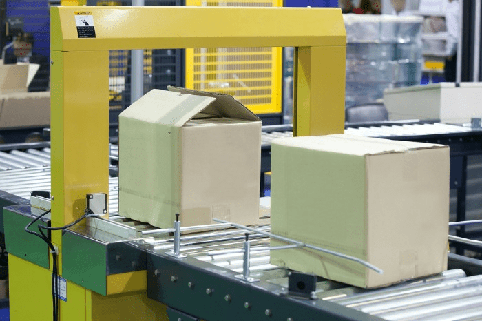 boxes on conveyor belt