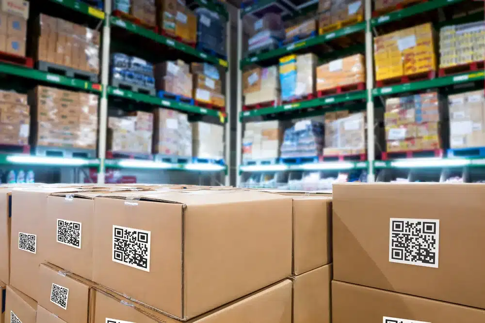 2d barcode qr codes on boxes in warehouse